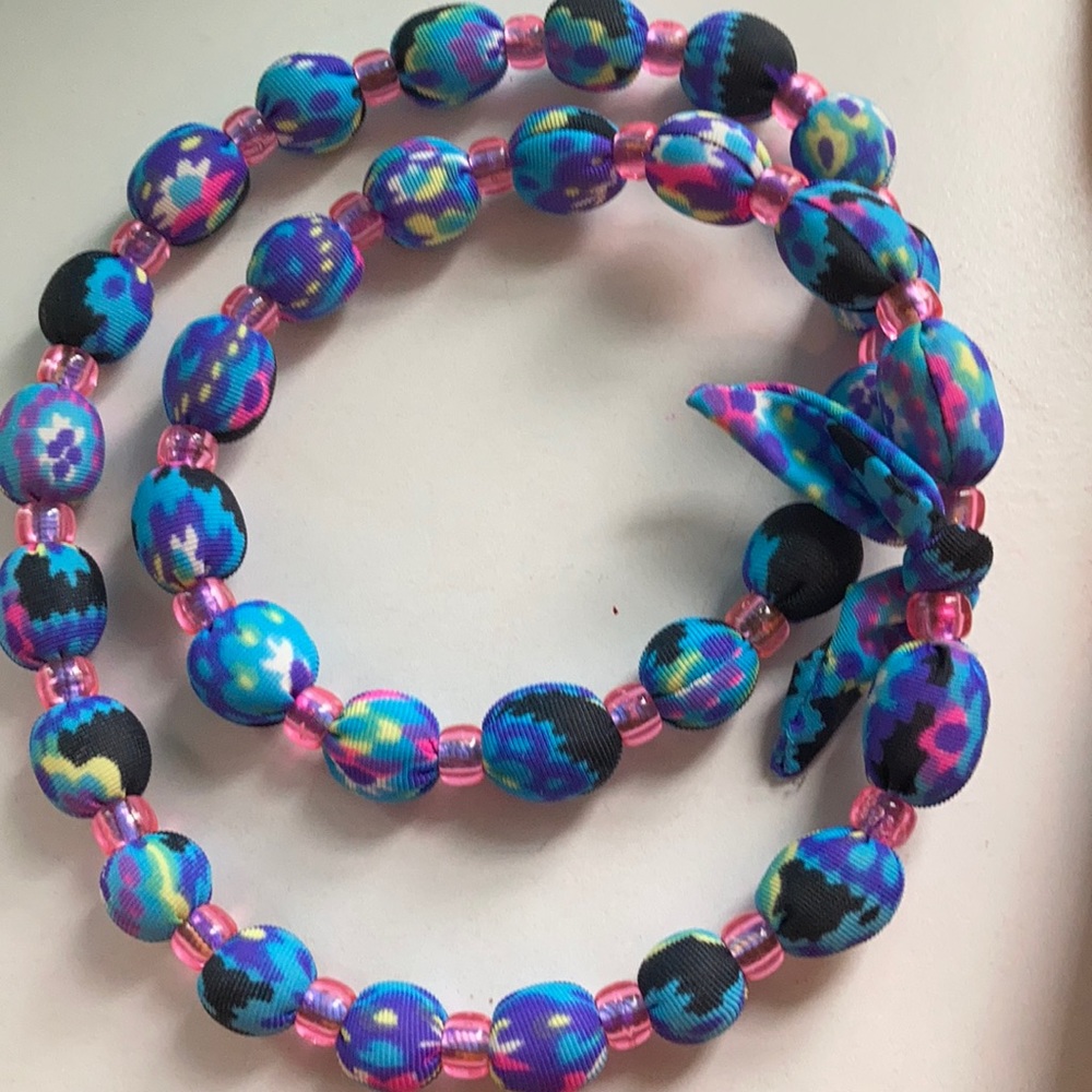 Cloth necklace